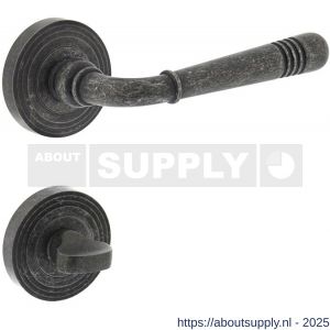 Intersteel 1725 deurkruk Helena op rozet verdekt met rillen diameter 55x10 mm met nokken en WC-sluiting met stift 8x8 mm oud grijs - S26008145 - afbeelding 1